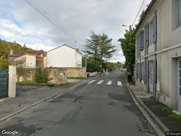 UNE MAISON D'HABITATION