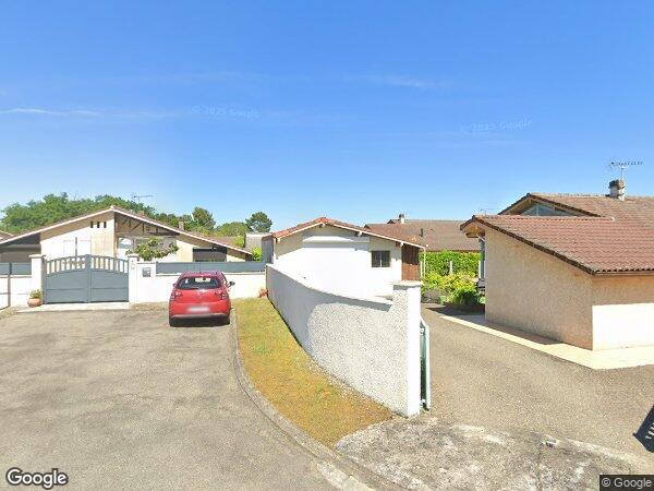 UNE MAISON À USAGE D'HABITATION