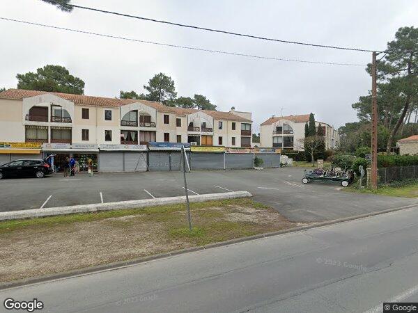 UN LOCAL À USAGE COMMERCIAL