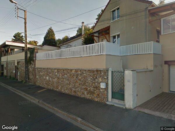 UNE MAISON D'HABITATION