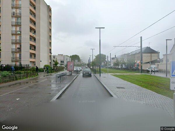 UN APPARTEMENT ET UN EMPLACEMENT DE PARKING