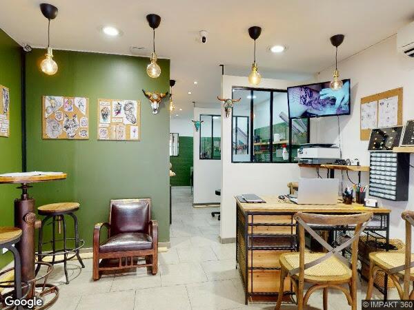 UN IMMEUBLE À USAGE COMMERCIAL