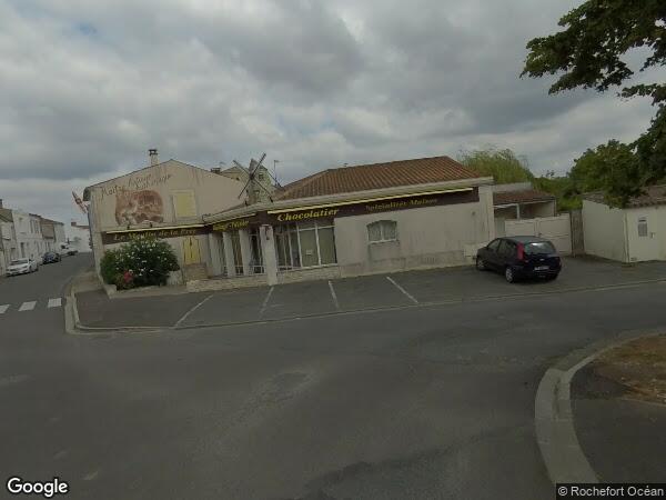 UNE MAISON D'HABITATION