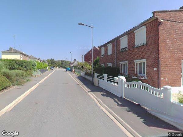 UN IMMEUBLE À USAGE D'HABITATION