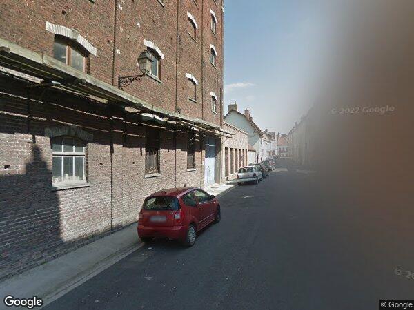 UNE MAISON À USAGE D'HABITATION