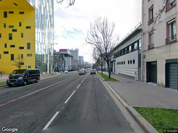 UN APPARTEMENT AVEC DEUX CAVES