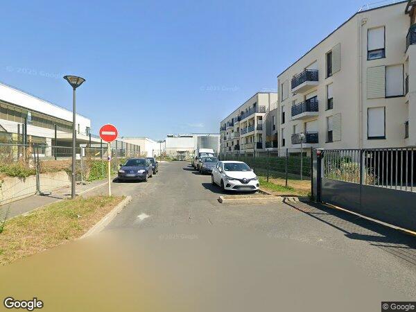 UN APPARTEMENT DE TYPE T3 ET UN EMPLACEMENT DE STATIONNEMENT DOUBLE