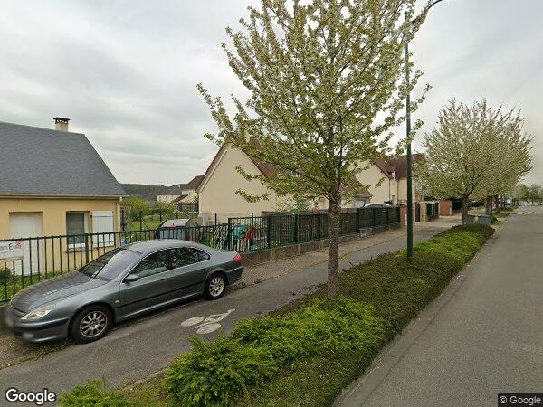 UNE MAISON À USAGE D'HABITATION