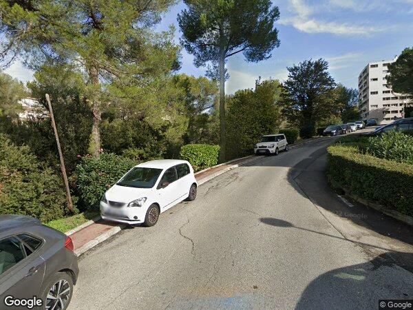 UN APPARTEMENT AVEC UNE CAVE ET UN PARKING