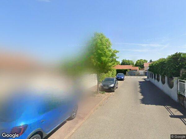 UNE MAISON À USAGE D'HABITATION