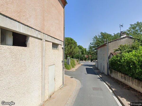 UNE MAISON À USAGE D'HABITATION