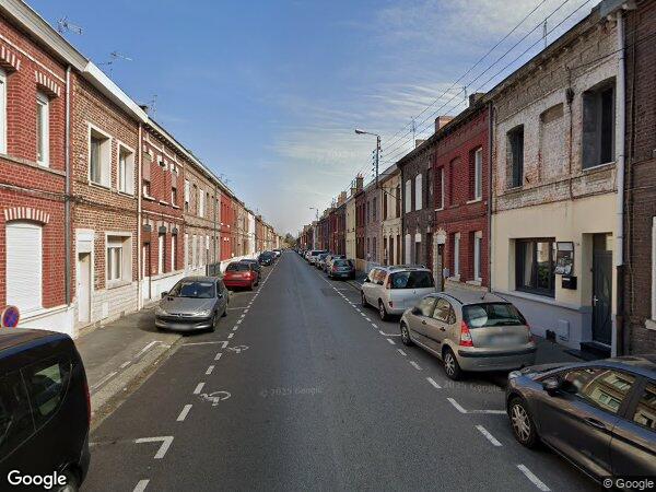 UNE MAISON À USAGE D'HABITATION