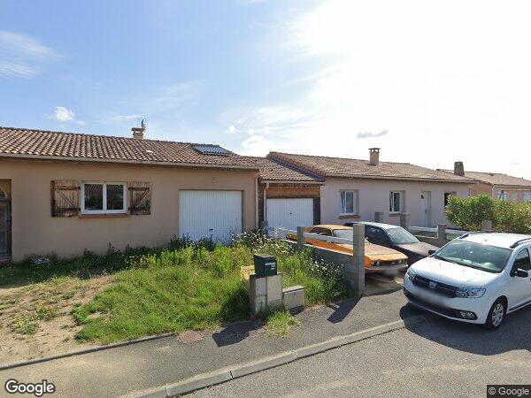 UNE MAISON À USAGE D'HABITATION