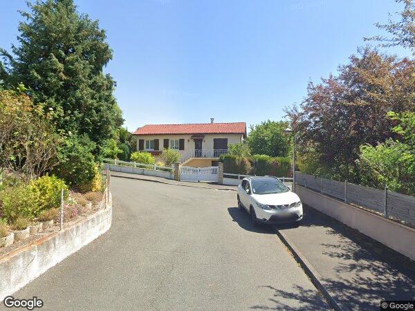 UN IMMEUBLE À USAGE COMMERCIAL