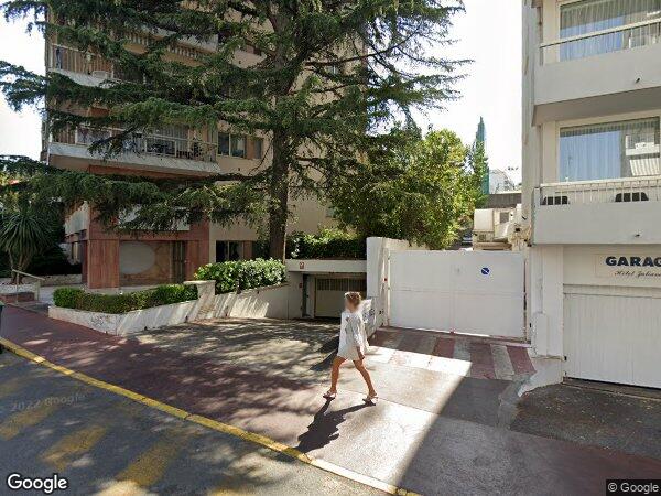 UN IMMEUBLE ENTIER DE SIX ETAGES