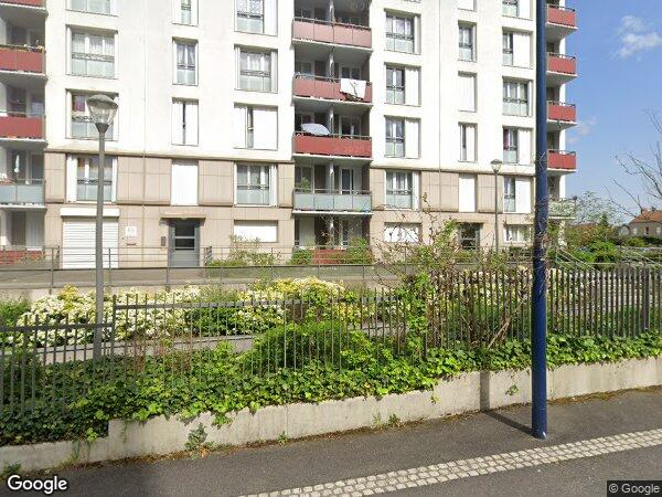 UN APPARTEMENT ET UNE CAVE