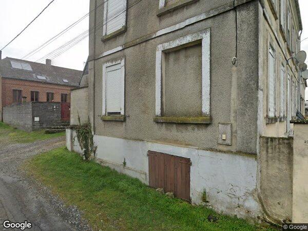 UNE MAISON À USAGE D'HABITATION