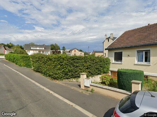 UN PAVILLON À USAGE D'HABITATION