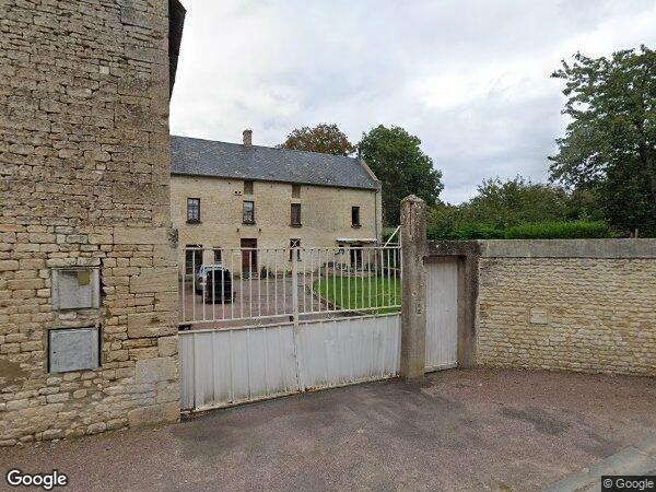 UNE MAISON D'HABITATION