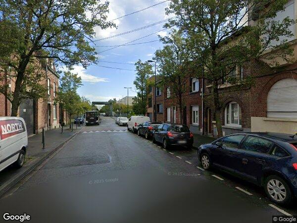 UNE MAISON À USAGE D'HABITATION