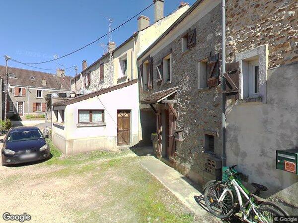 UN LOCAL COMMERCIAL ET UN APPARTEMENT