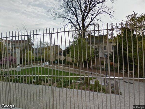 UN BÂTIMENT D’ACTIVITÉ