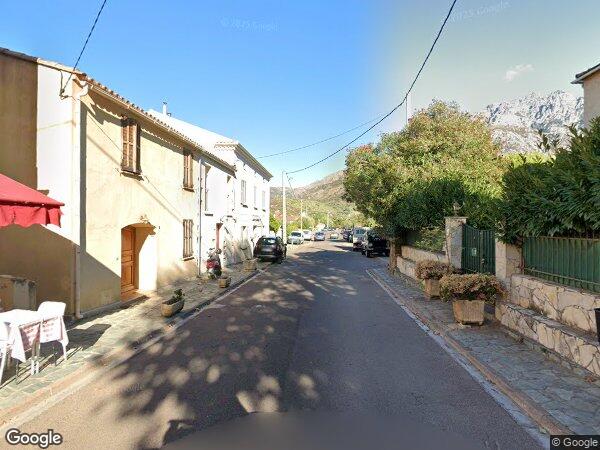 UNE MAISON D'HABITATION