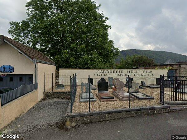 UN ENSEMBLE IMMOBILIER À USAGE D'HABITATION