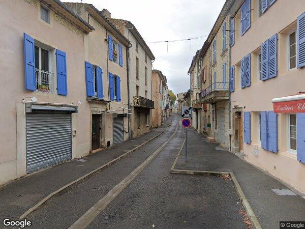 UNE VASTE DEMEURE DE VILLAGE