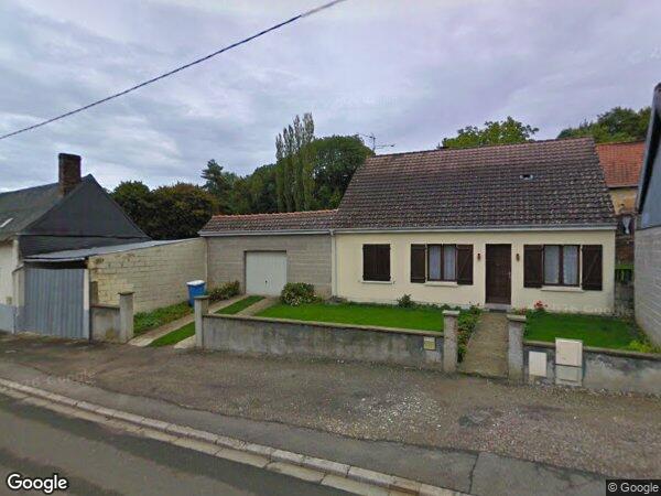 UNE MAISON À USAGE D'HABITATION