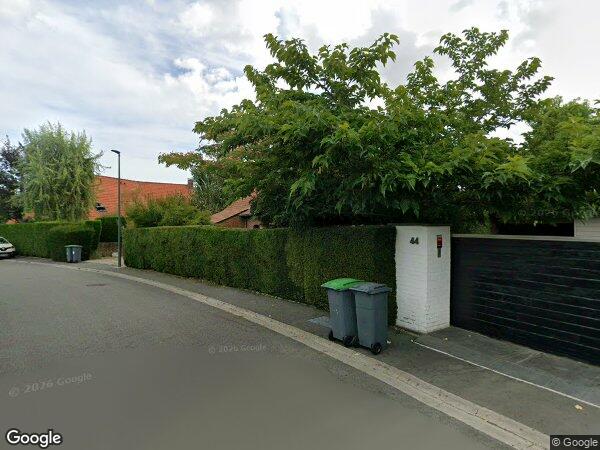 UNE MAISON À USAGE D'HABITATION