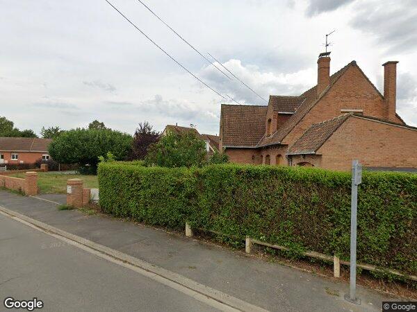 UNE MAISON À USAGE D'HABITATION