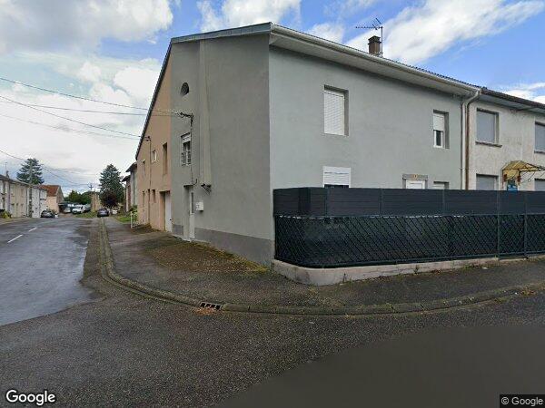 UNE MAISON À USAGE D'HABITATION