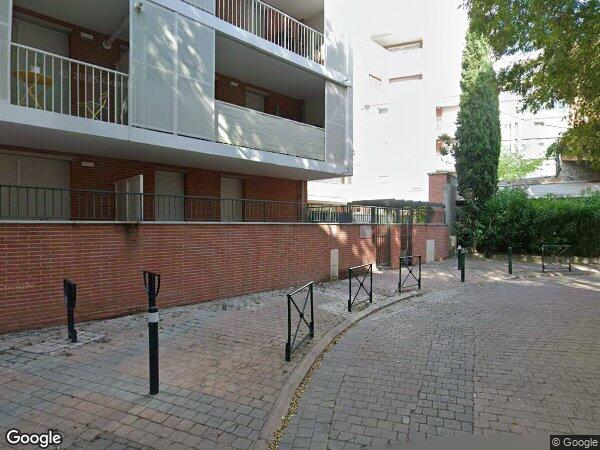 UN APPARTEMENT AVEC CELLIER ET PARKING 