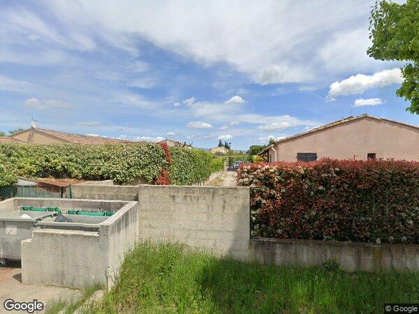 UN ENTREPÔT À USAGE ARTISANAL