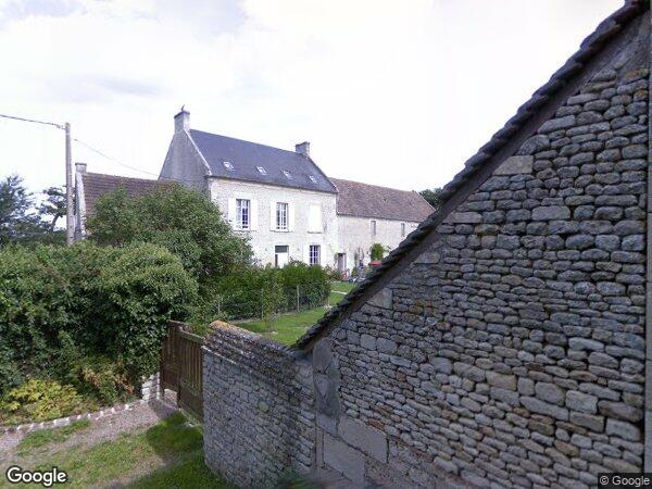 UNE MAISON D'HABITATION