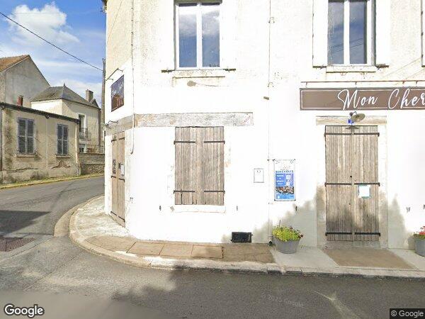 UN ENSEMBLE IMMOBILIER