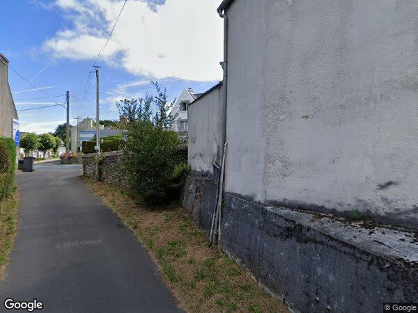 UNE MAISON À USAGE D’HABITATION