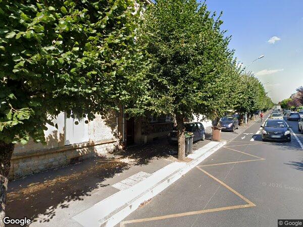 UNE MAISON À USAGE D'HABITATION