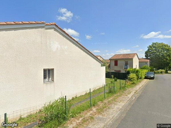 UNE MAISON MITOYENNE