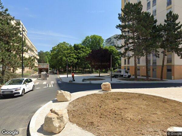 UN APPARTEMENT ET UNE CAVE