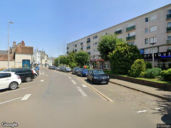 UN ENSEMBLE IMMOBILIER