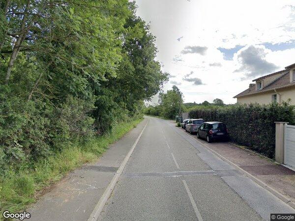 ONZE EMPLACEMENTS DE STATIONNEMENT EXTERIEUR