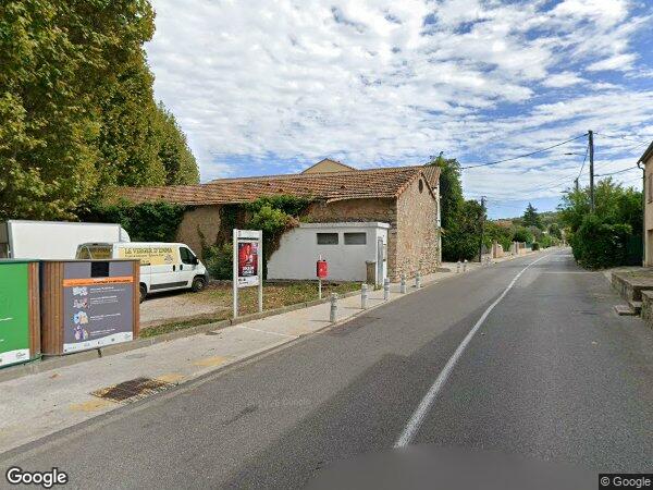 UN APPARTEMENT AVEC UNE CAVE ET UN PARKING