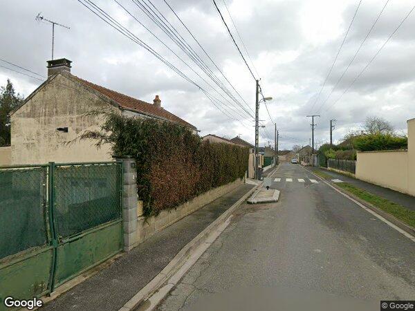 UNE MAISON À USAGE D'HABITATION