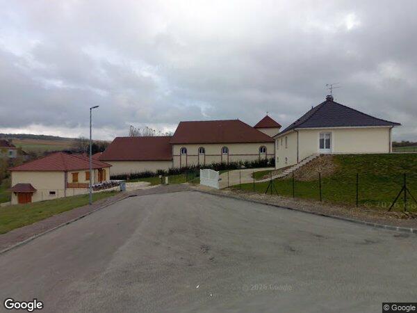 UNE MAISON D'HABITATION