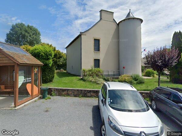 UNE MAISON À USAGE D'HABITATION