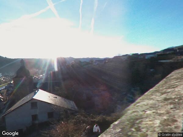 UN LOGEMENT T4 DUPLEX AVEC TERRASSE ET UN PARKING AÉRIEN