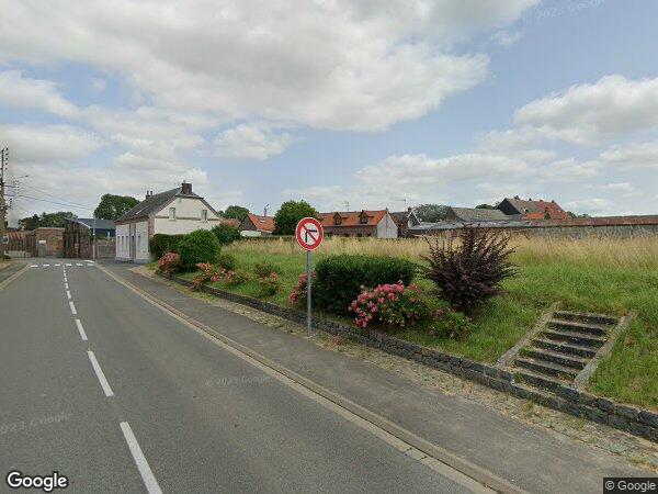 UN IMMEUBLE À USAGE D'HABITATION