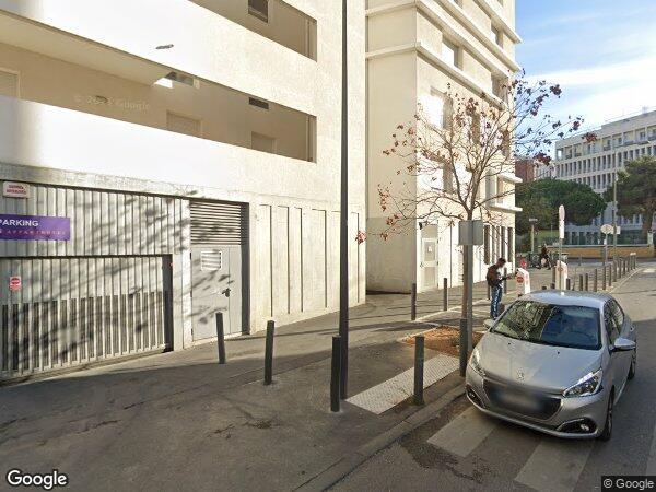 UN APPARTEMENT DE TYPE 4 ET UN EMPLACEMENT PARKING